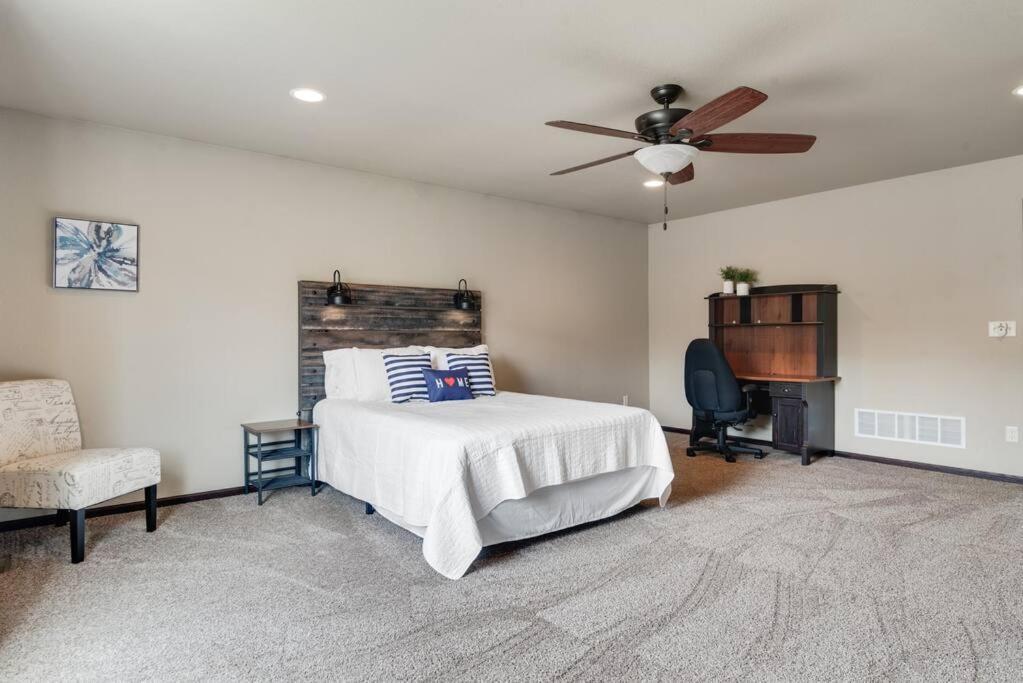 Large Home In The Most Convenient Location Rapid City Esterno foto